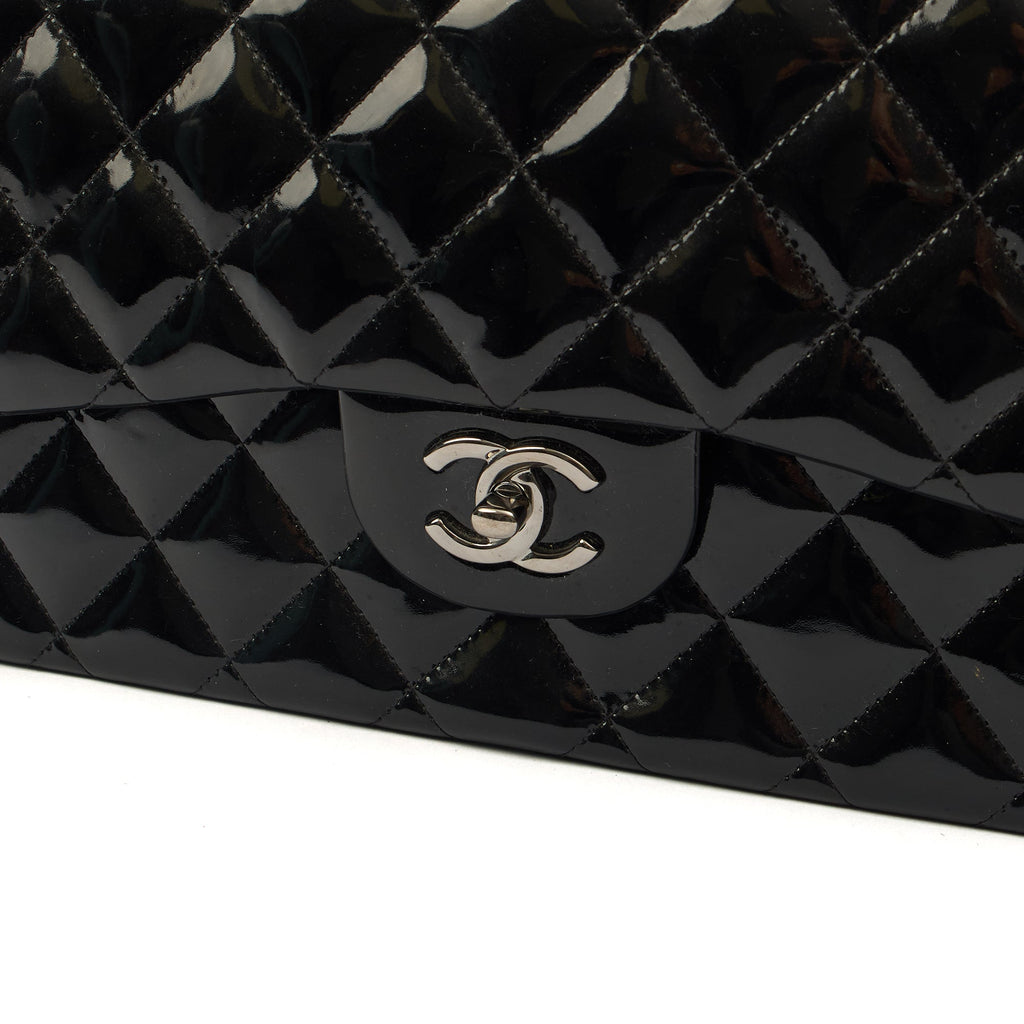 Chanel Shoulder Bag Classic Double Flap - Medium in Black, Patent Leather