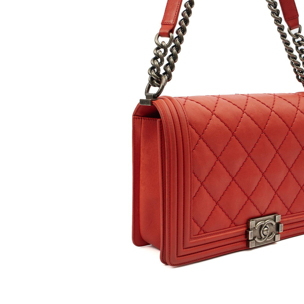 Chanel Shoulder Bag Boy - Medium in Red, Calfskin Leather