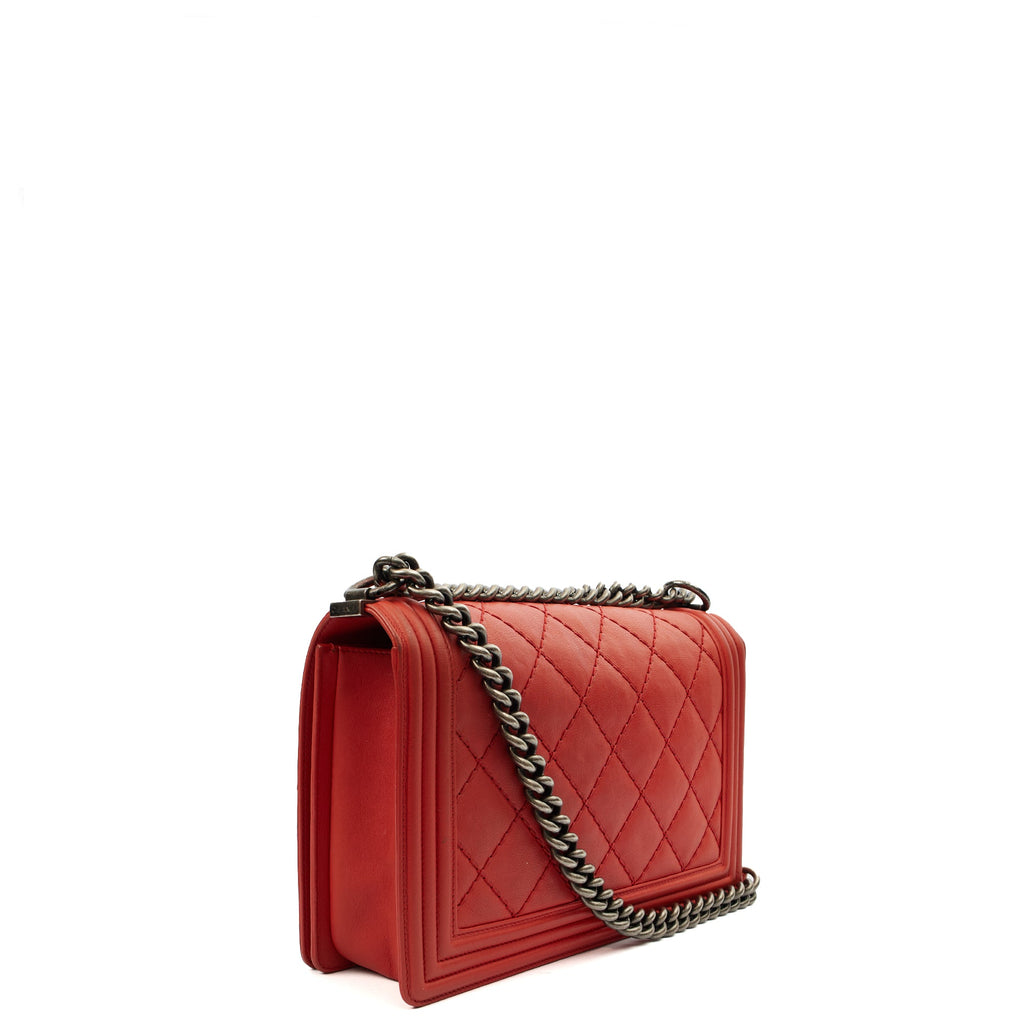 Chanel Shoulder Bag Boy - Medium in Red, Calfskin Leather