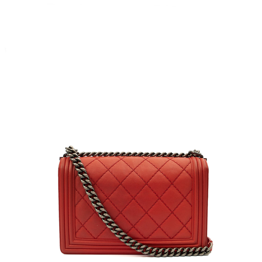 Chanel Shoulder Bag Boy - Medium in Red, Calfskin Leather