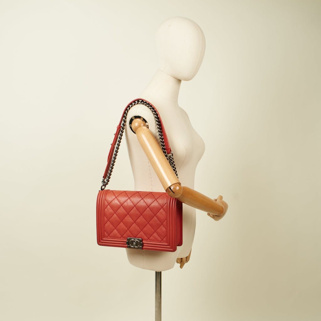 Chanel Shoulder Bag Boy - Medium in Red, Calfskin Leather