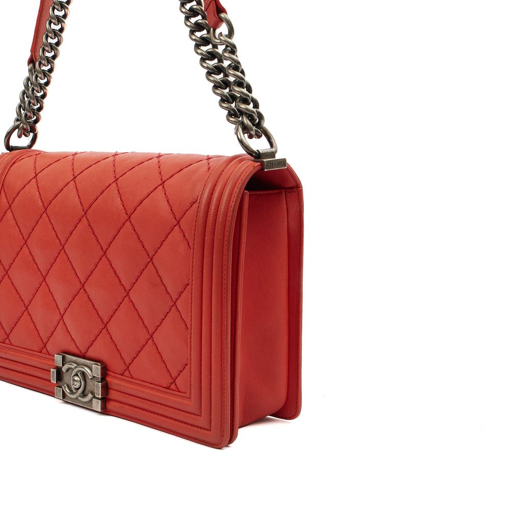 Chanel Shoulder Bag Boy - Medium in Red, Calfskin Leather