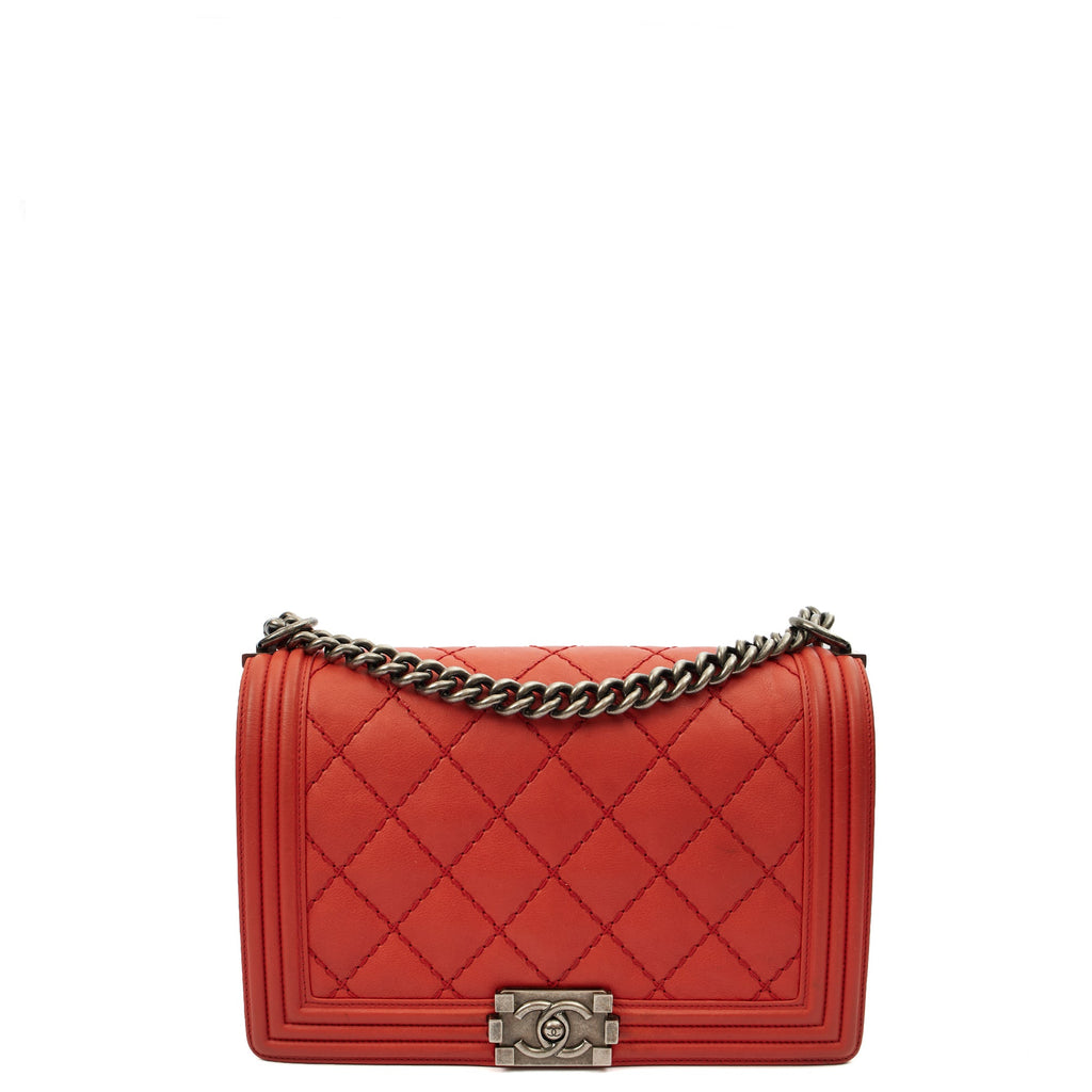 Chanel Shoulder Bag Boy - Medium in Red, Calfskin Leather