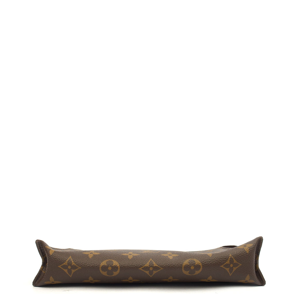 Louis Vuitton Clutch Toiletry Pouch 26  in Monogram, Canvas