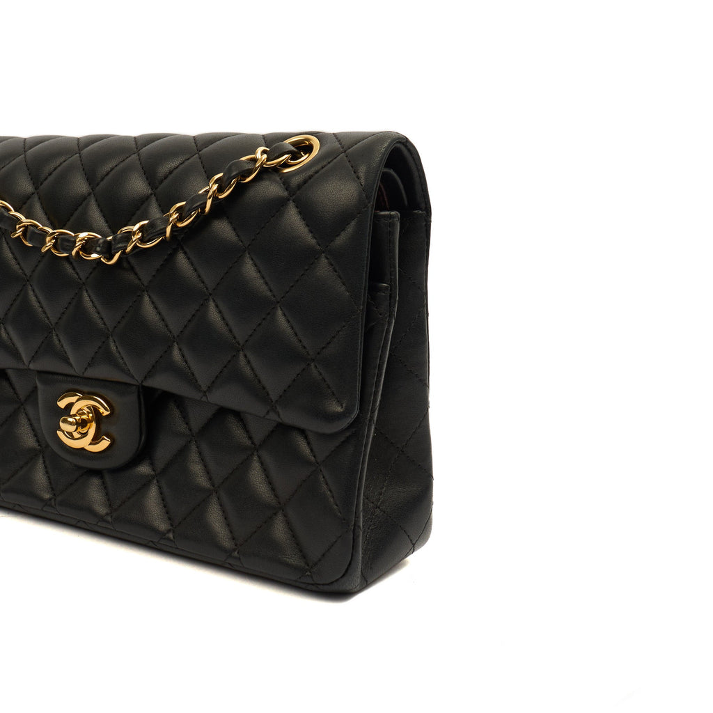 Chanel Classic Double Flap - Medium in Black, Lambskin Leather