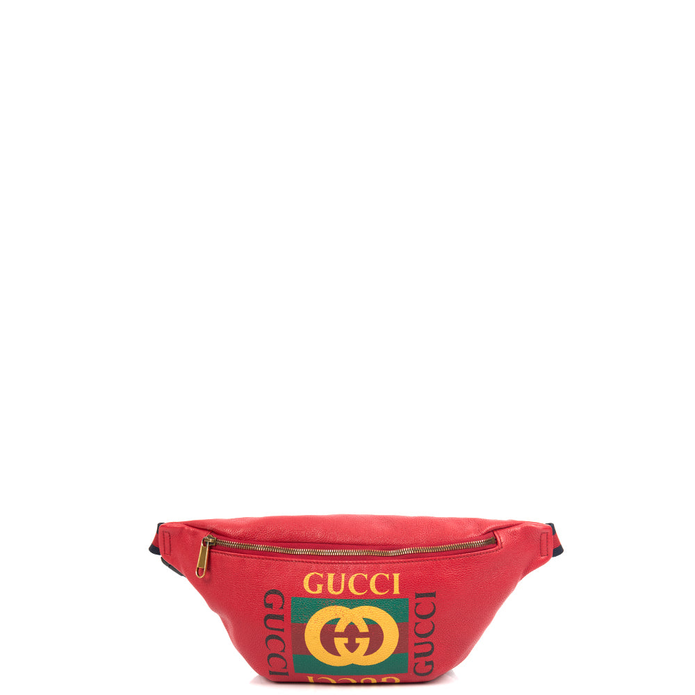 Gucci Bum Bag in Red, Leather