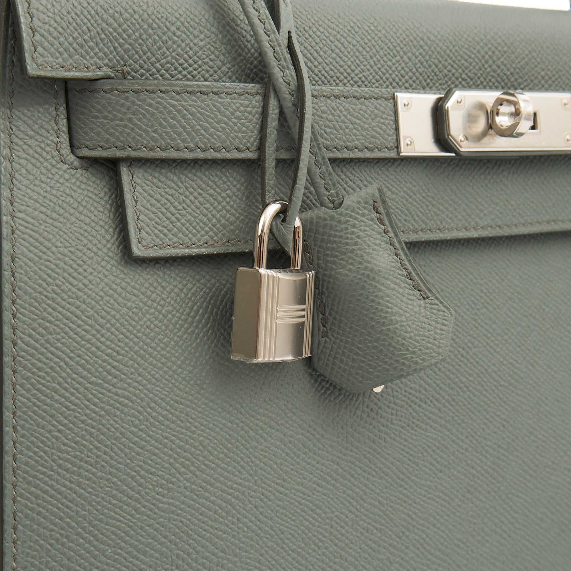Hermes Tote Kelly 28 in Verte Amande, Epsom Leather