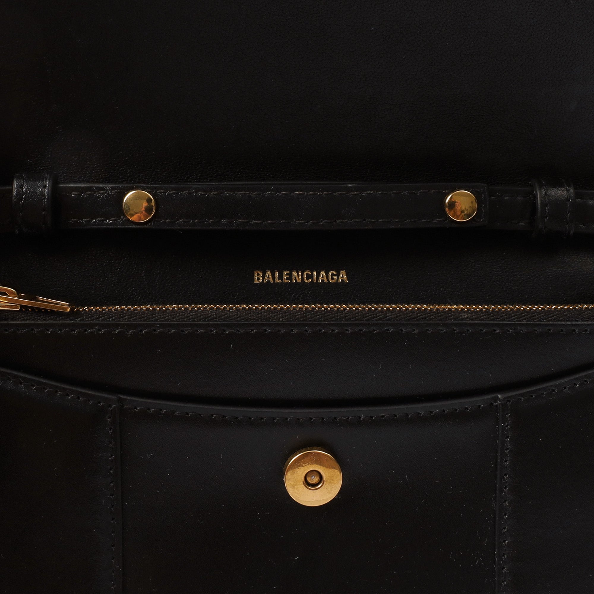 Balenciaga Shoulder Bag Hourglass Wallet on Chain in Black, Leather