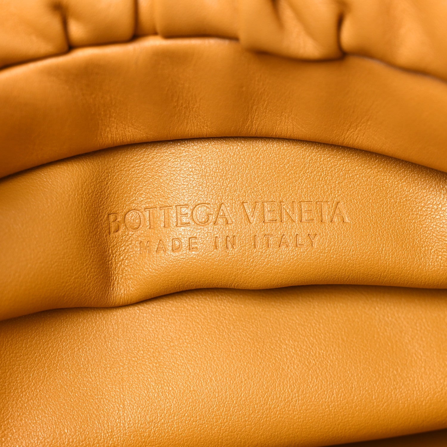 Calfskin The Pouch Chain Cammello