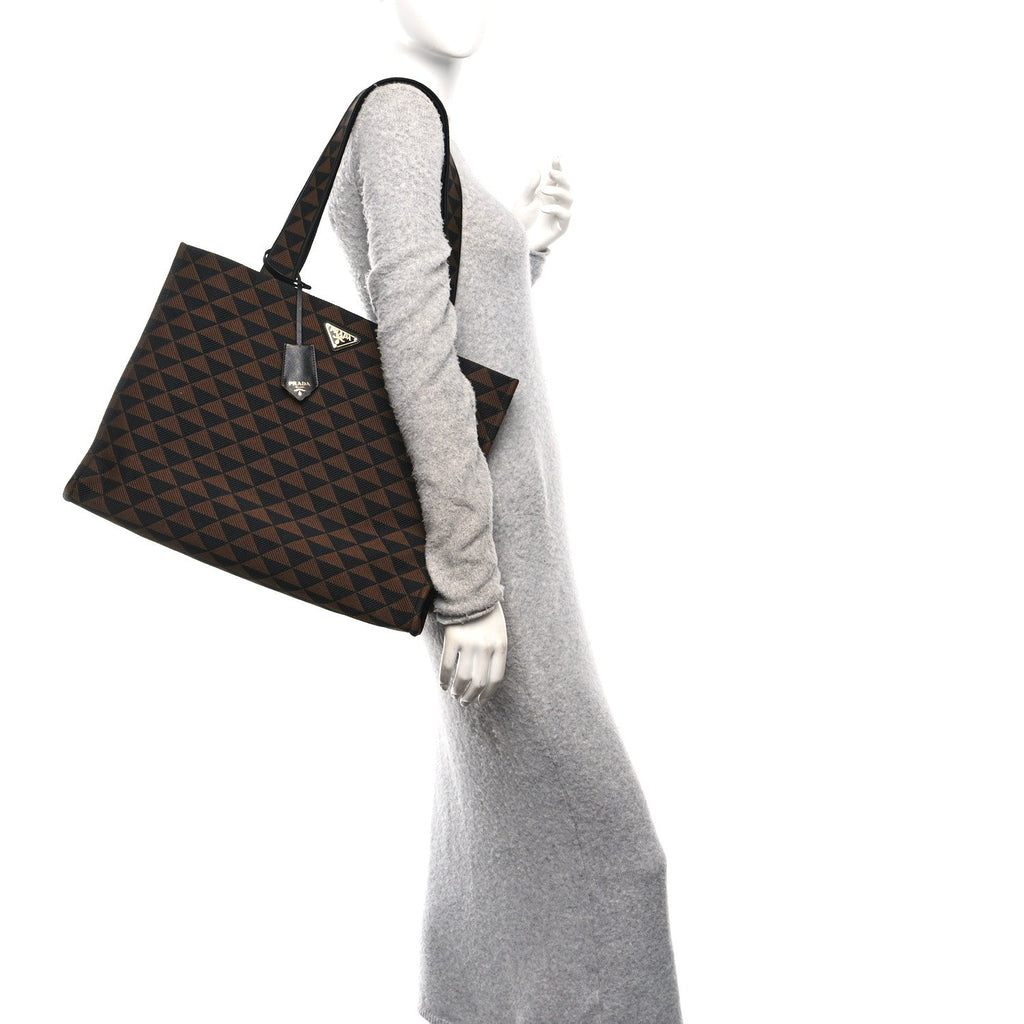 Jacquard Saffiano Triangolo Symbole Embroidered Shopping Tote Black Brucia
