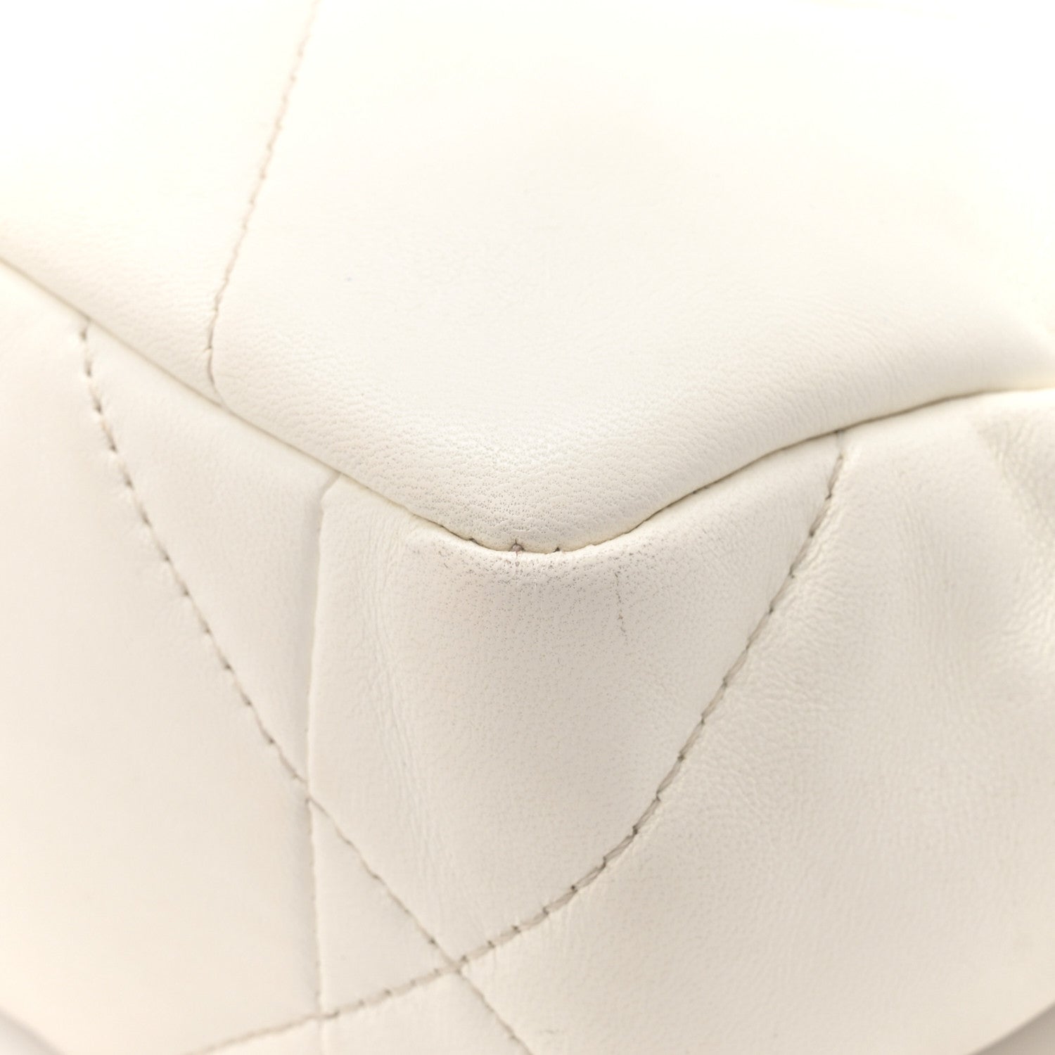Lambskin Quilted Medium Chanel 19 Flap White