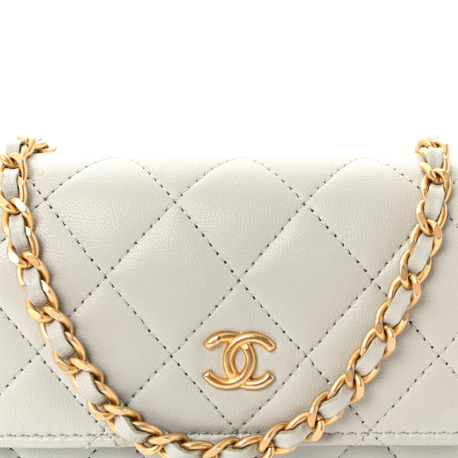 Lambskin Pearl Crush Quilted Flap Phone Holder With Chain Light Grey