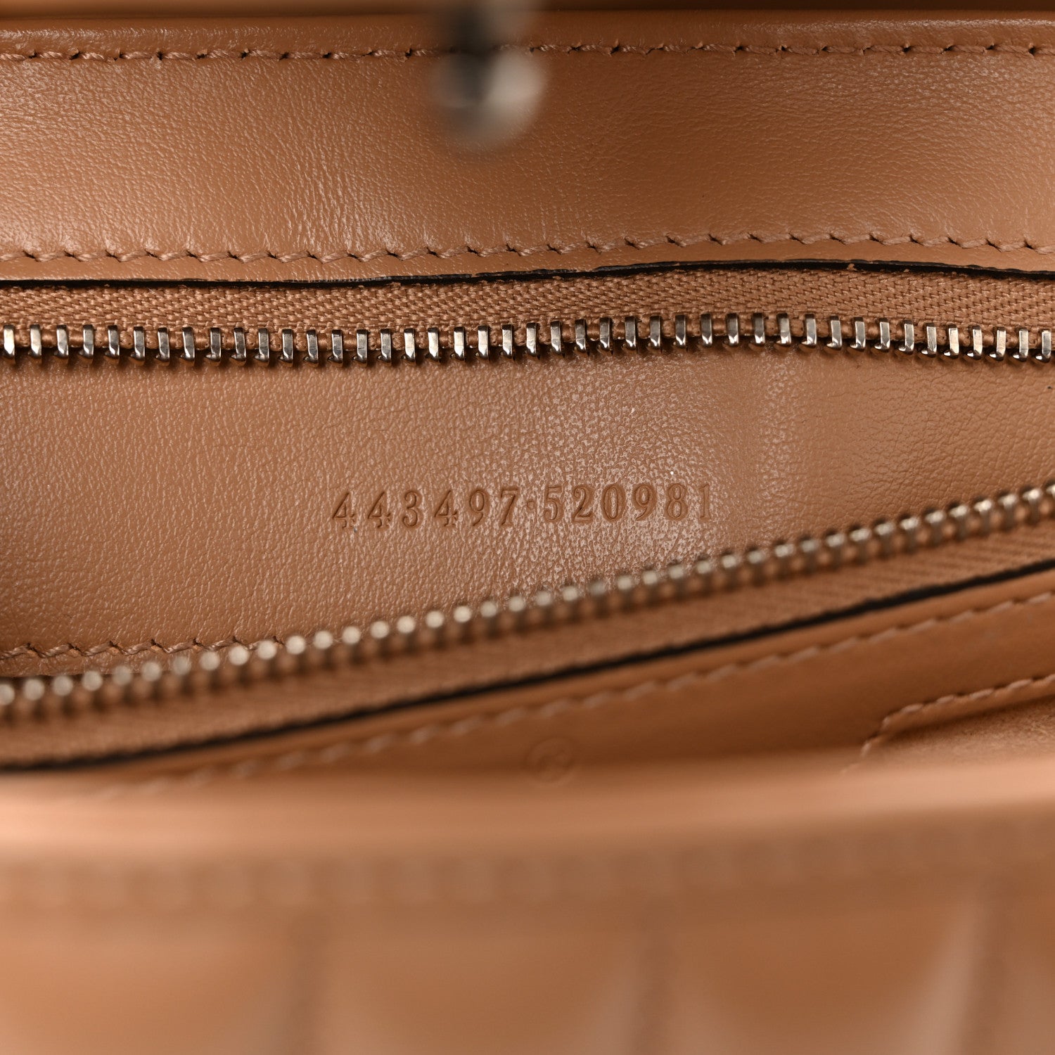 Calfskin Matelasse Aria Small GG Marmont Shoulder Bag Camelia