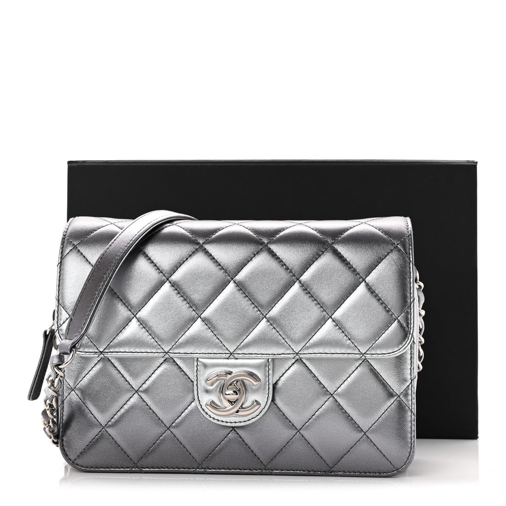 Metallic Lambskin Large Like A Wallet Flap Silver