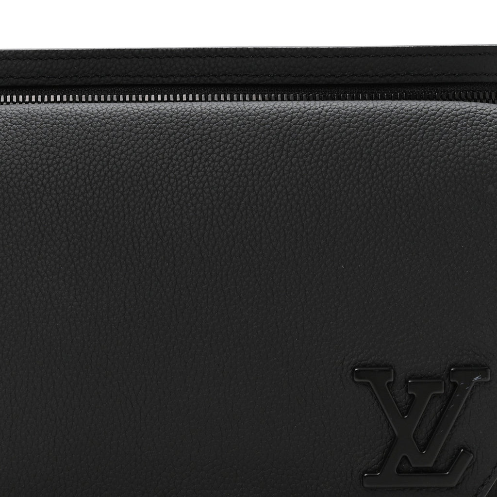 Grained Calfskin Aerogram Takeoff Sling Black