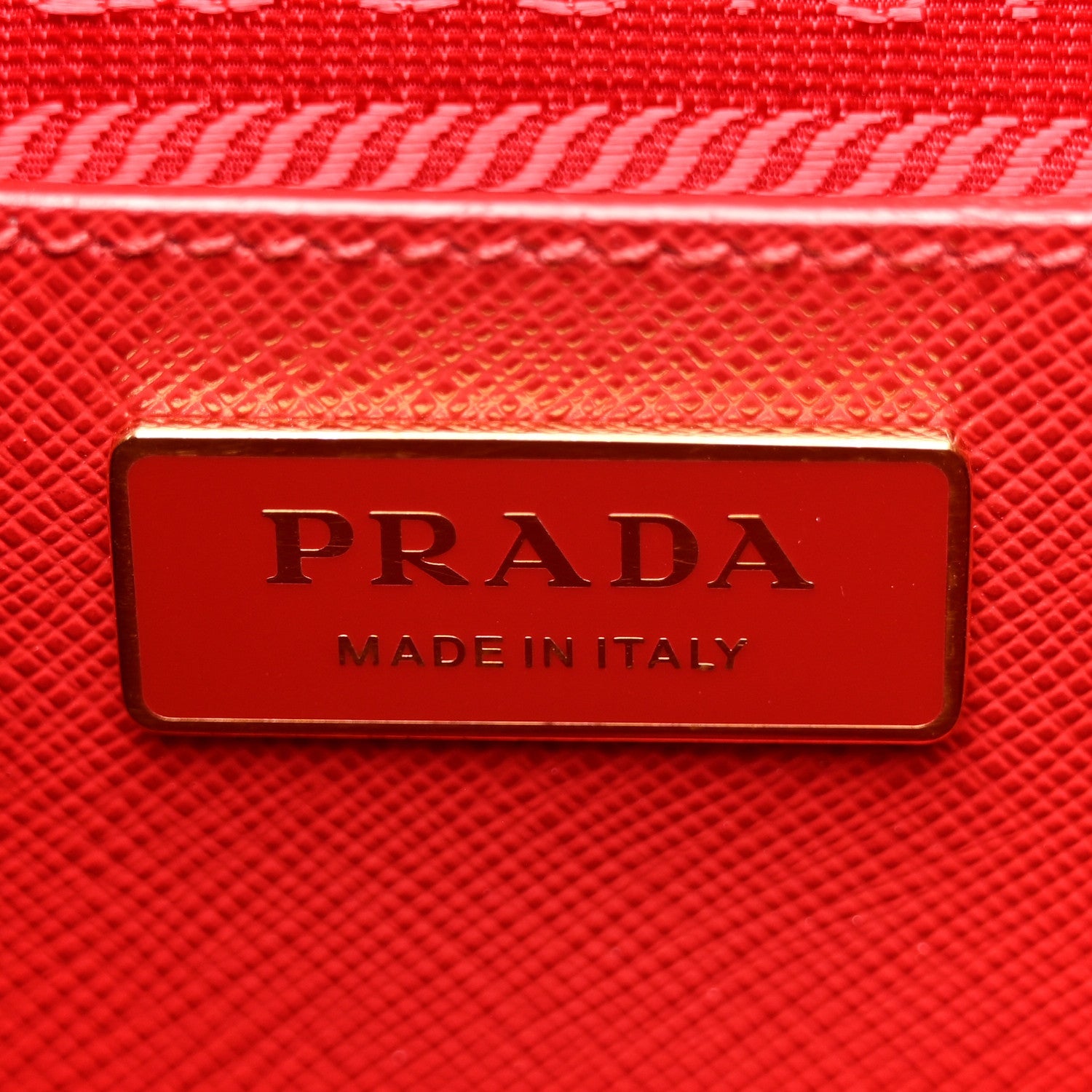 Saffiano Lux Large Galleria Double Zip Tote Fuoco