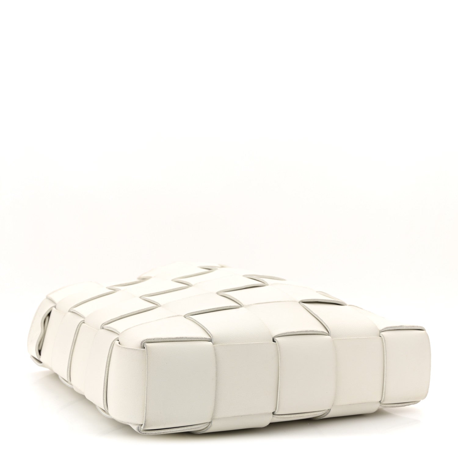 Lambskin Maxi Intrecciato Cassette Messenger Chalk