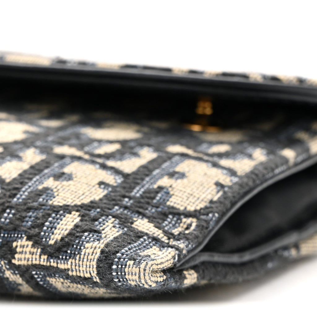Oblique Saddle Chain Long Wallet Blue