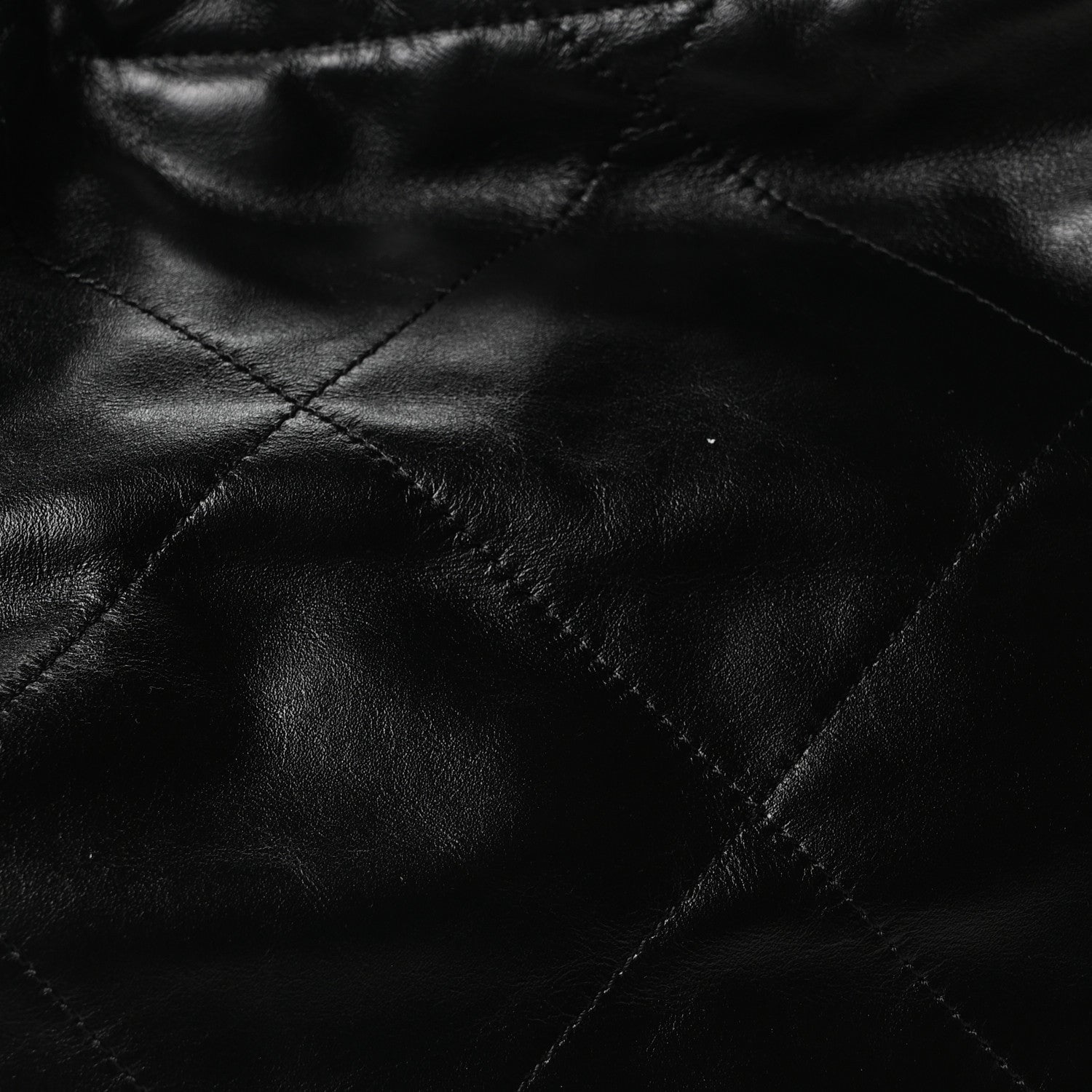 Shiny Calfskin Quilted Chanel 22 Black