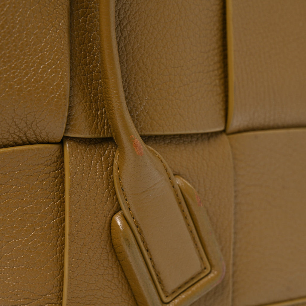 Grained Calfskin Maxi Intrecciato Small Arco Moutarde