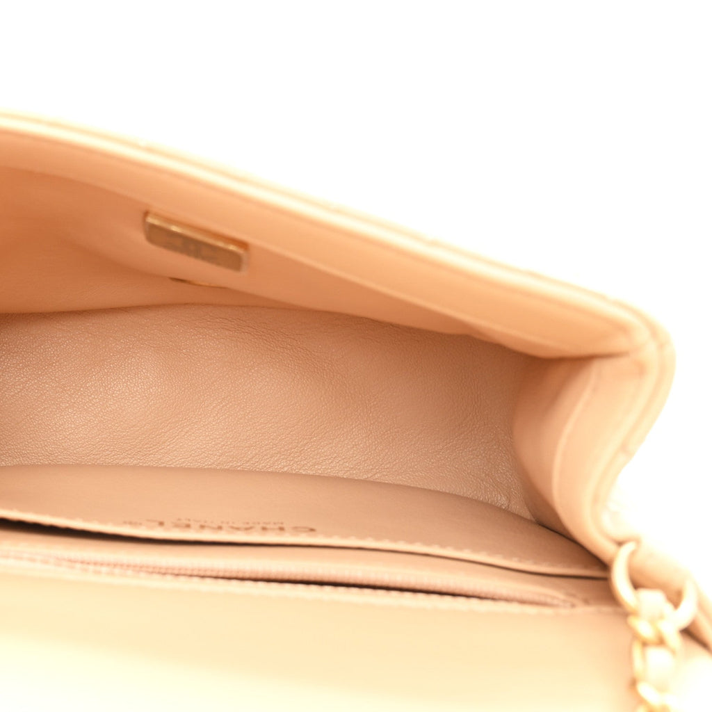 Lambskin Quilted Mini Pearl Crush Flap Beige