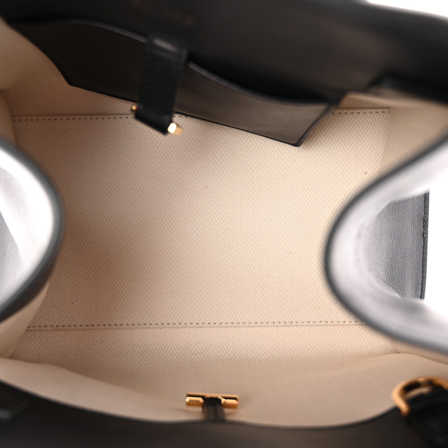 Polished Saddle Calfskin Soft Margaux 10 Bag Black