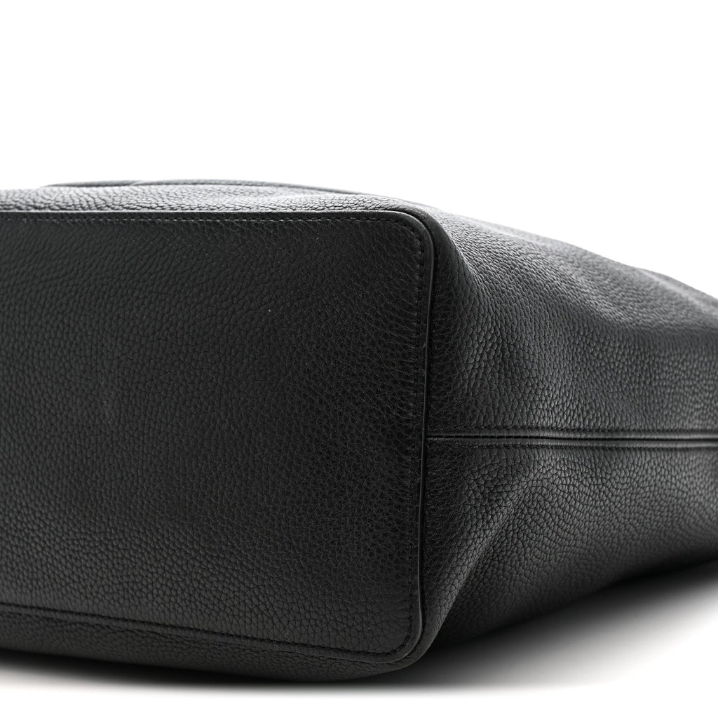 Pebbled Calfskin Large Soho Hobo Black
