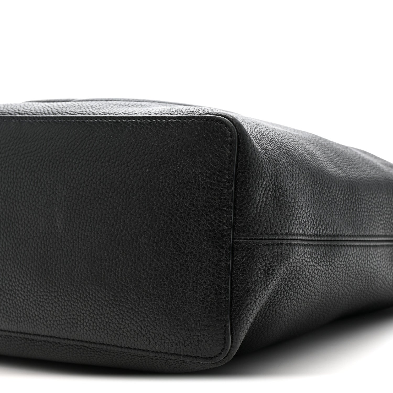 Pebbled Calfskin Large Soho Hobo Black