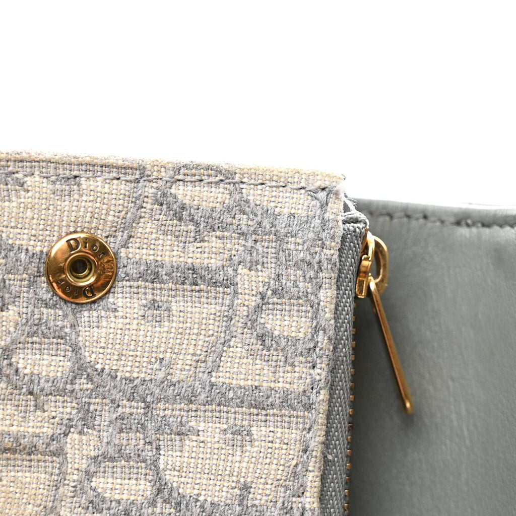 Oblique Saddle Lotus Wallet Grey