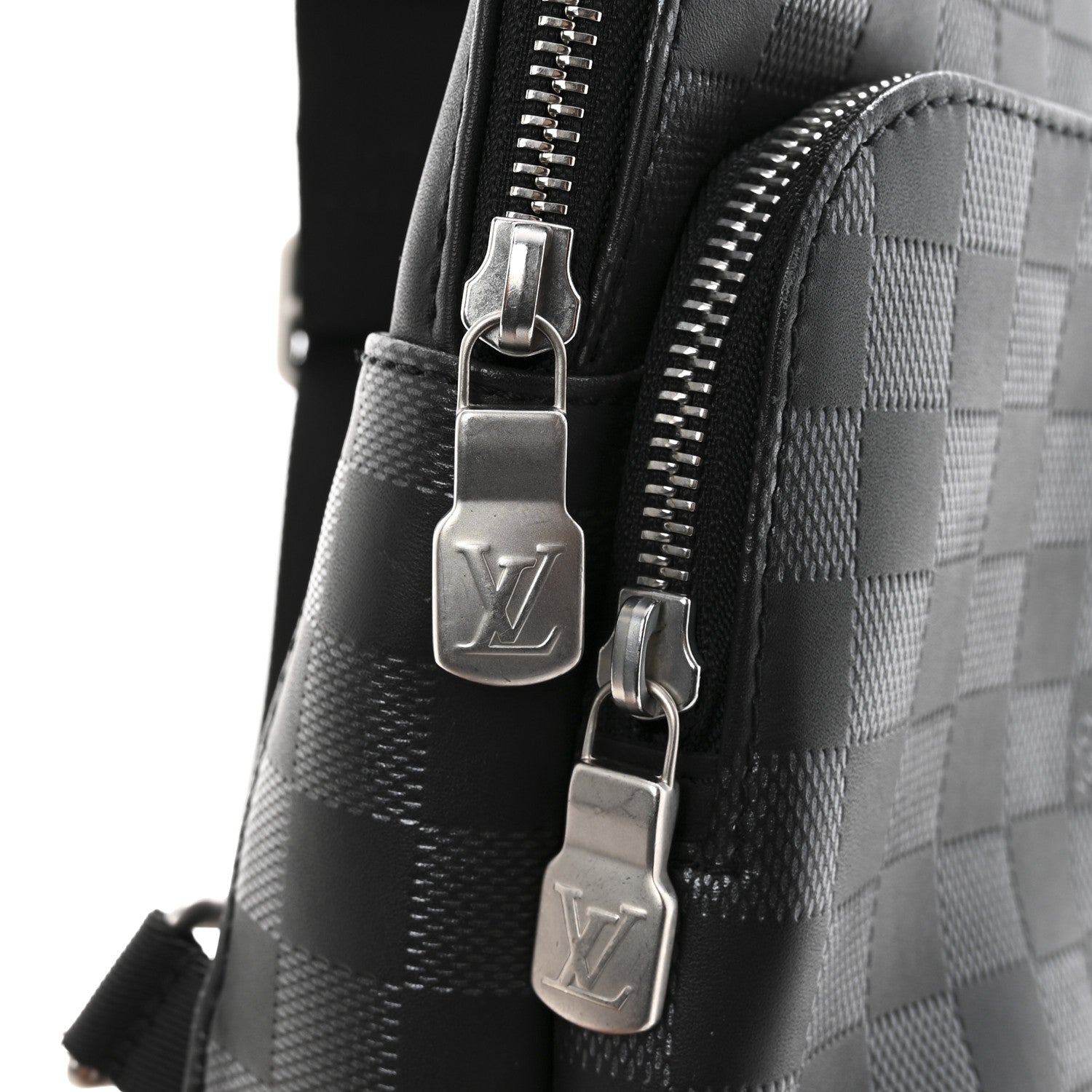 Damier Graphite Avenue Sling Bag Onyx Silver