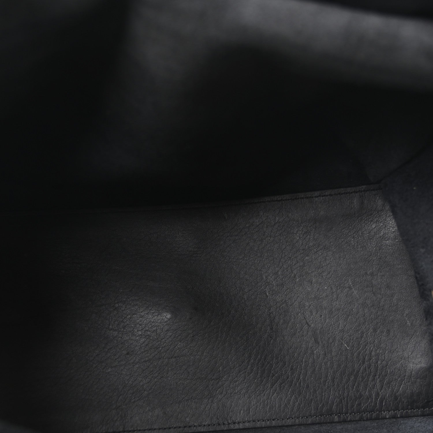 Calfskin Medium Classic Y Cabas Black