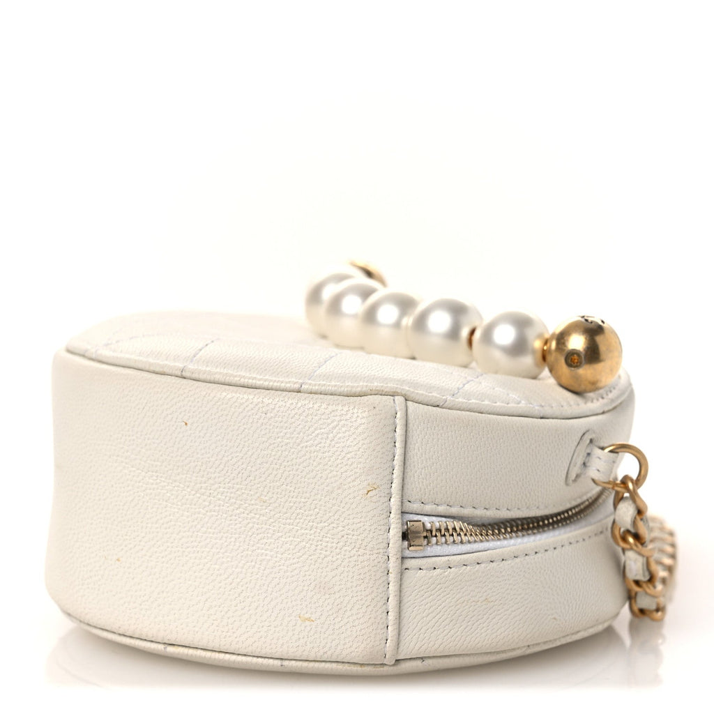 Lambskin Quilted Pearl Round Clutch With Chain White