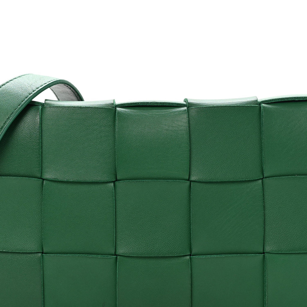 Lambskin Maxi Intrecciato Cassette Crossbody Bag Racing Green