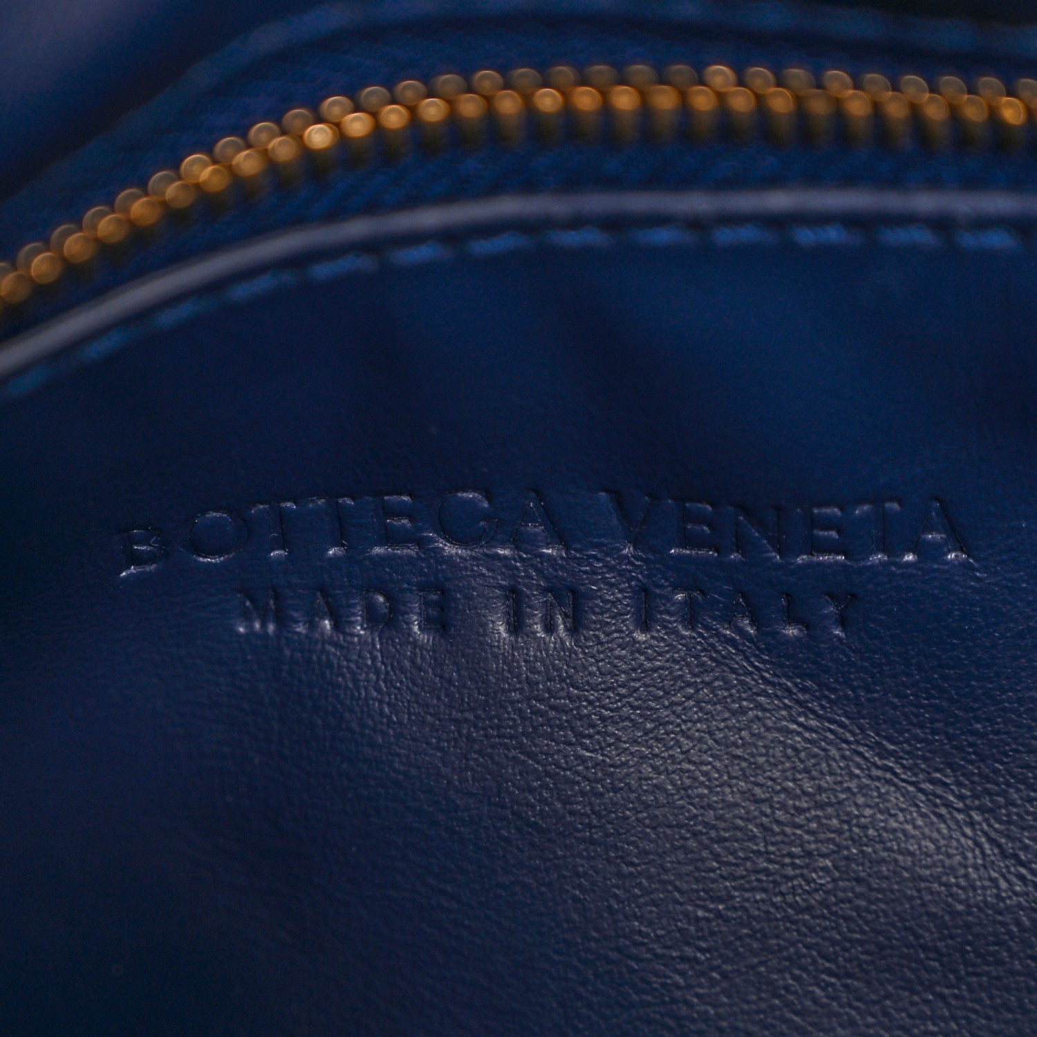 Calfskin Intrecciato Small Hop Duke