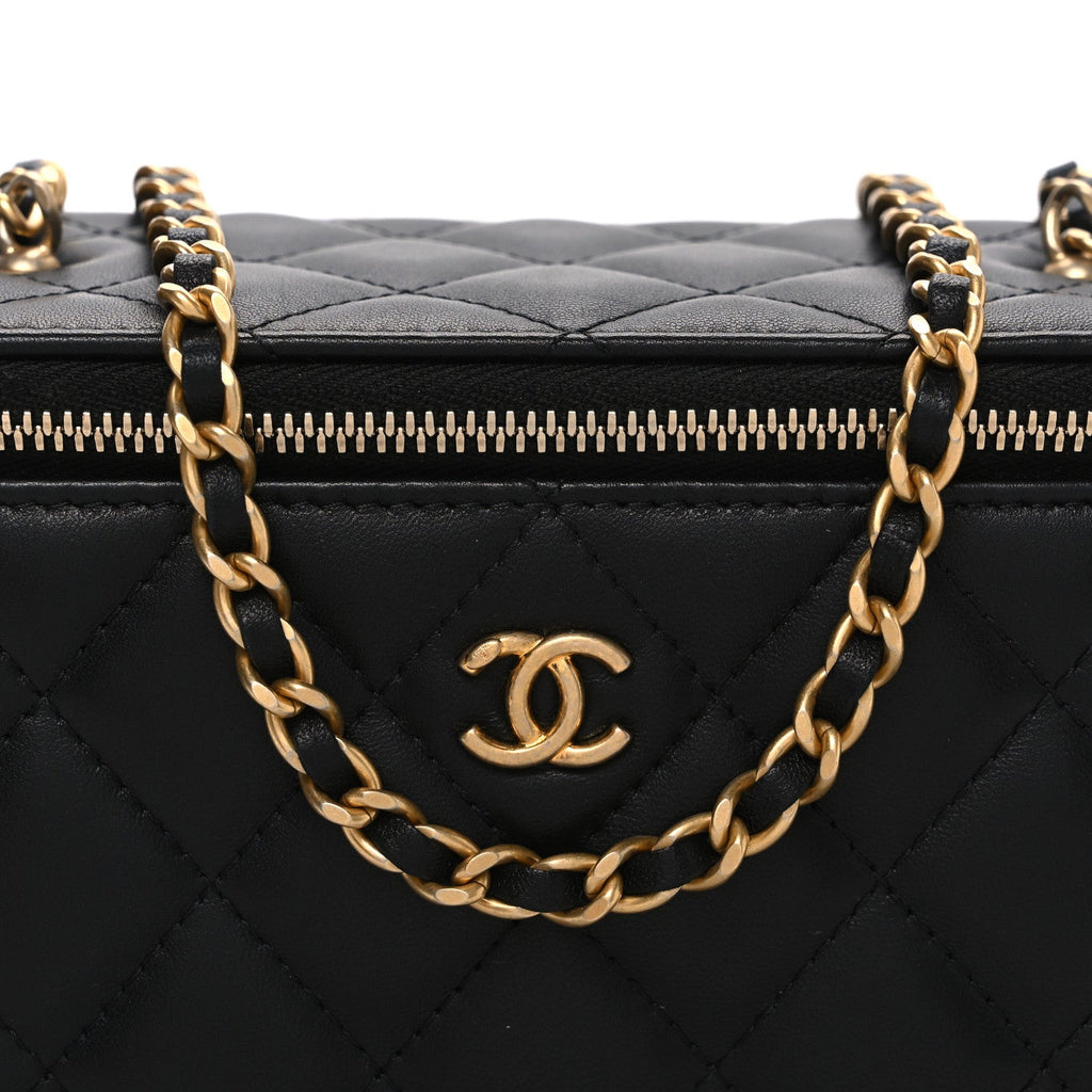 Lambskin Quilted Pearl Crush Small Vanity Case With Chain Black