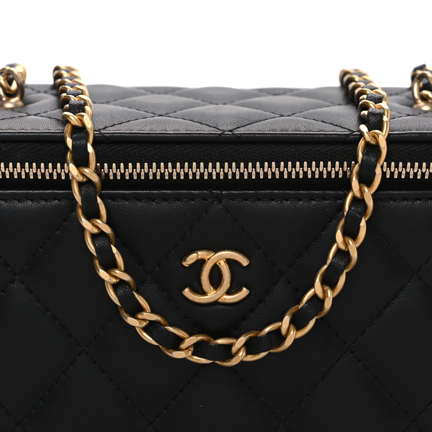 Lambskin Quilted Pearl Crush Small Vanity Case With Chain Black
