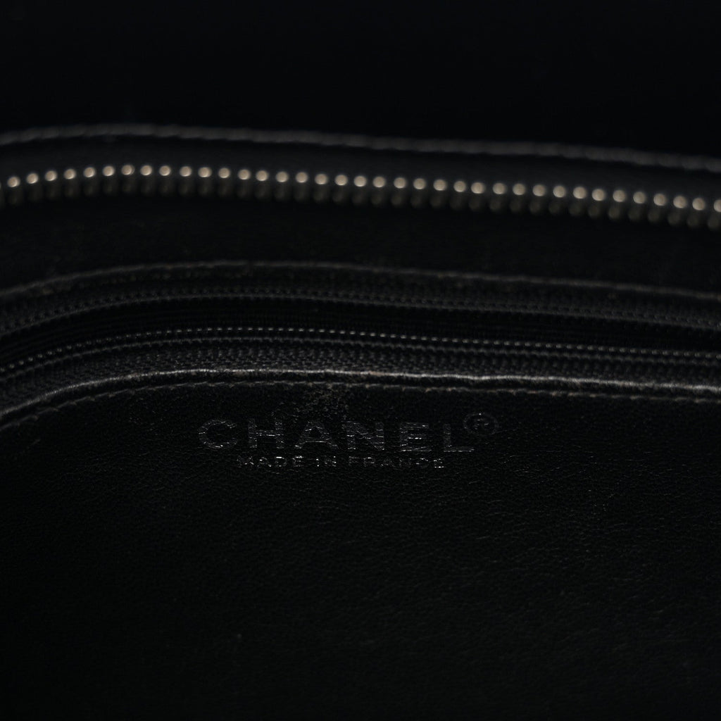 Patent Medallion Tote Black