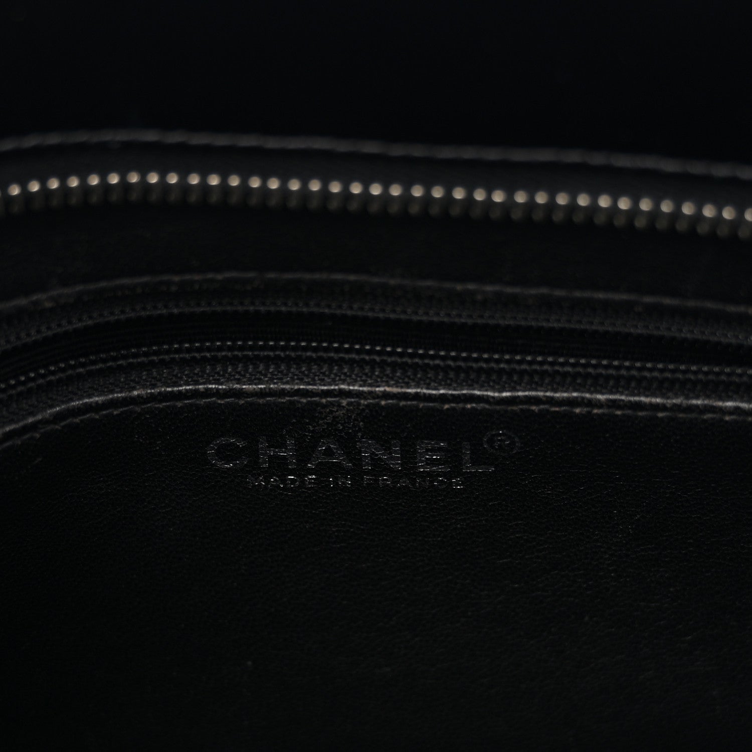 Patent Medallion Tote Black