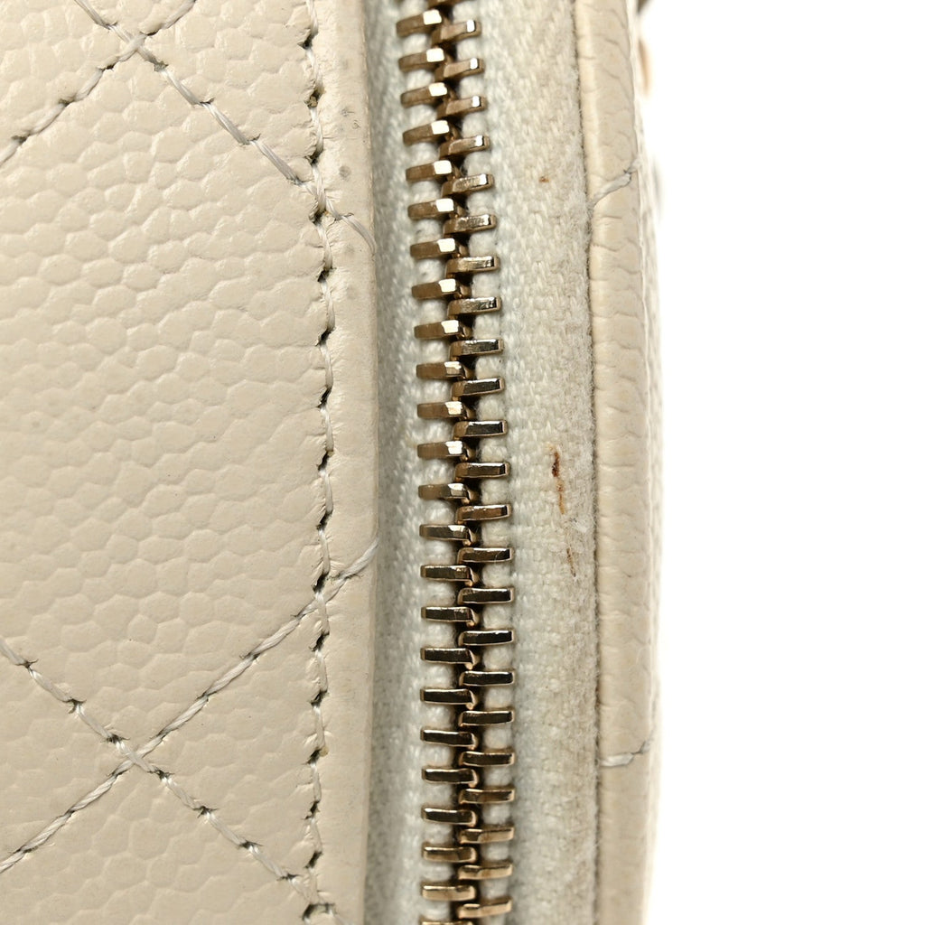 Caviar Quilted Round Handle With Care Vanity With Chain White