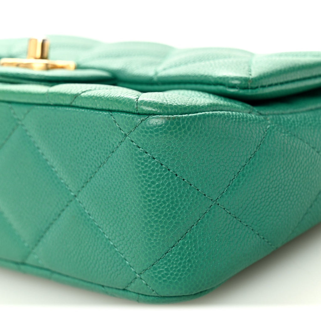 Caviar Quilted Sweetheart Flap Green