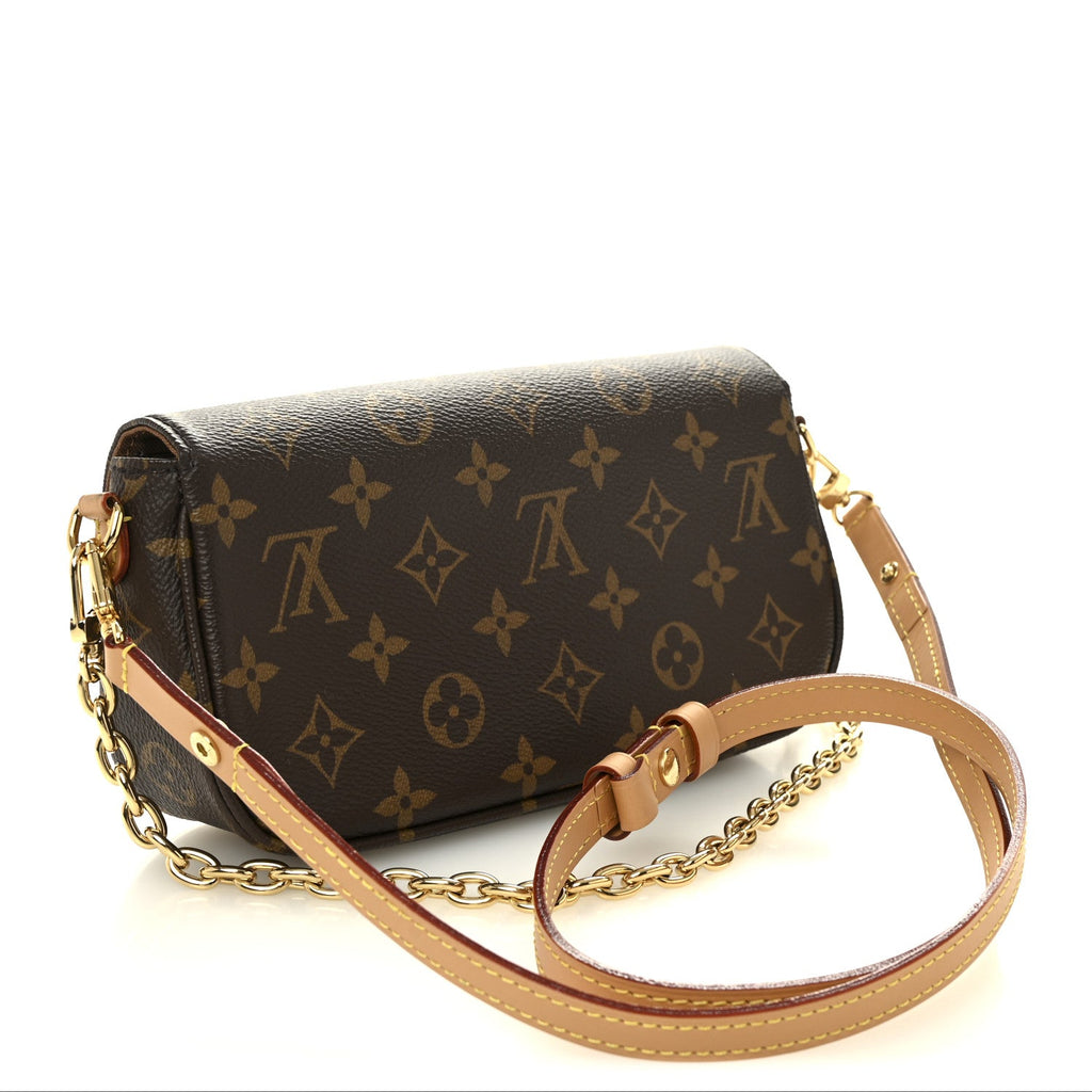 Monogram Ivy Wallet On Chain