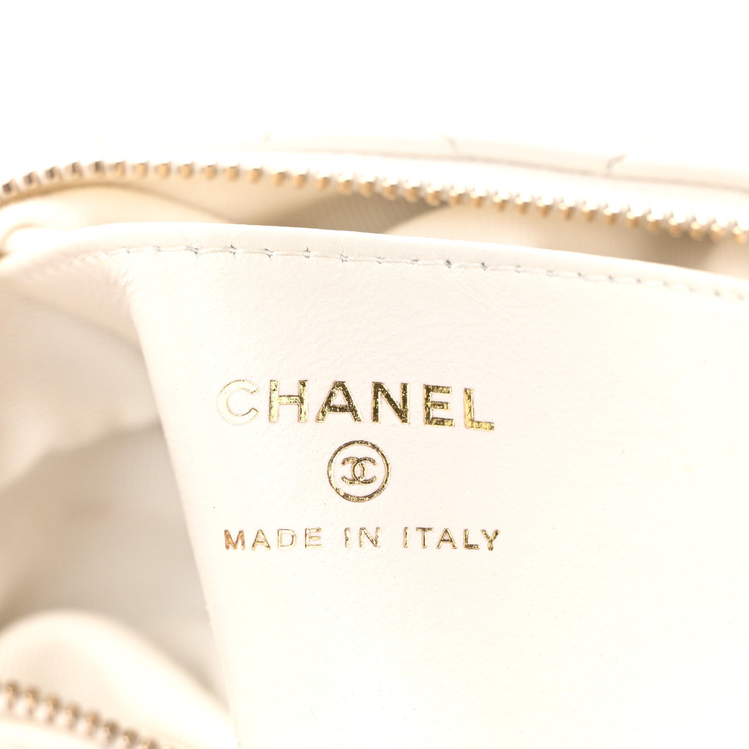 Lambskin Quilted Chain Around Pouch Hobo White