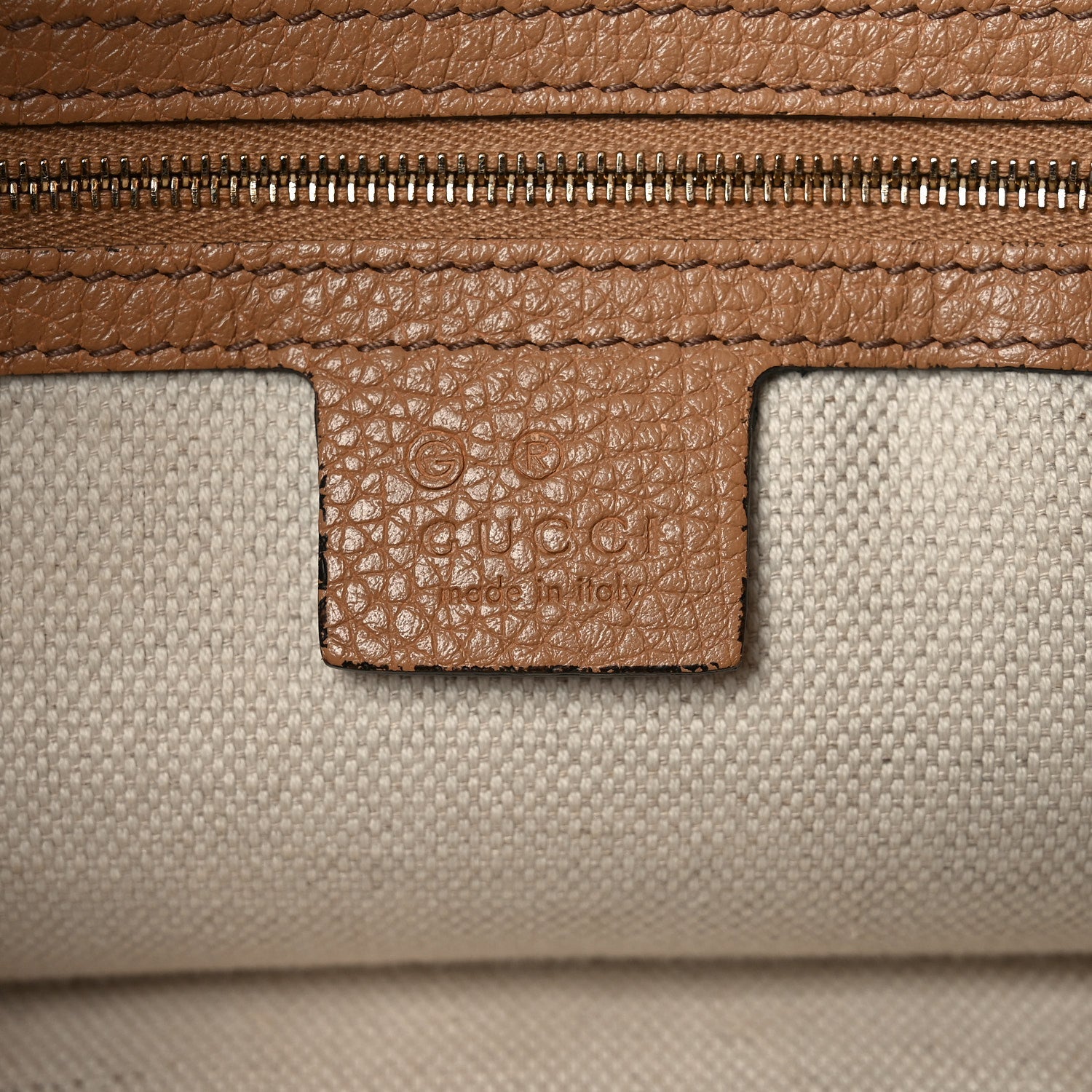 Pebbled Calfskin Large Soho Hobo Camelia