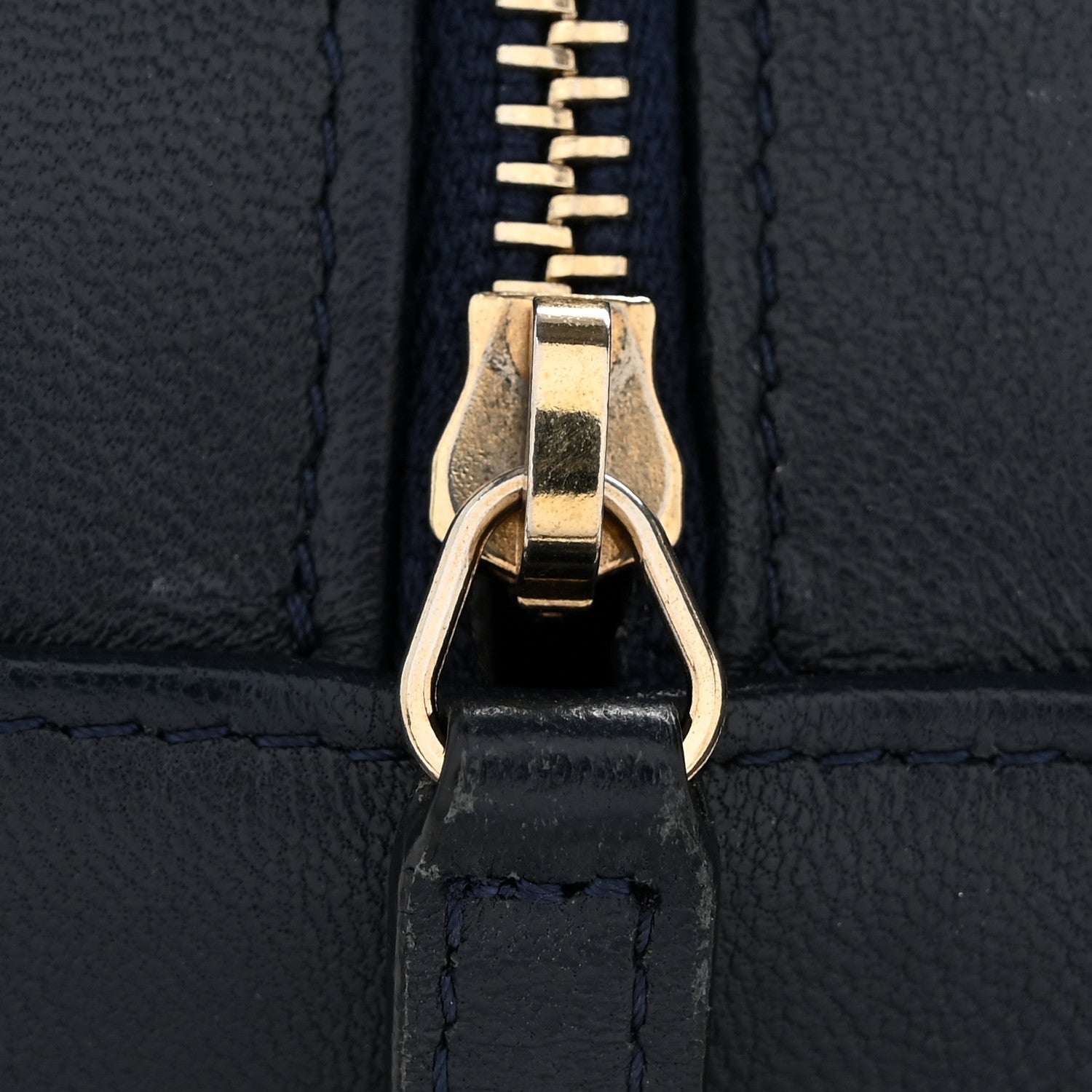 Lambskin Quilted Chain Around CC Round Clutch With Chain Navy