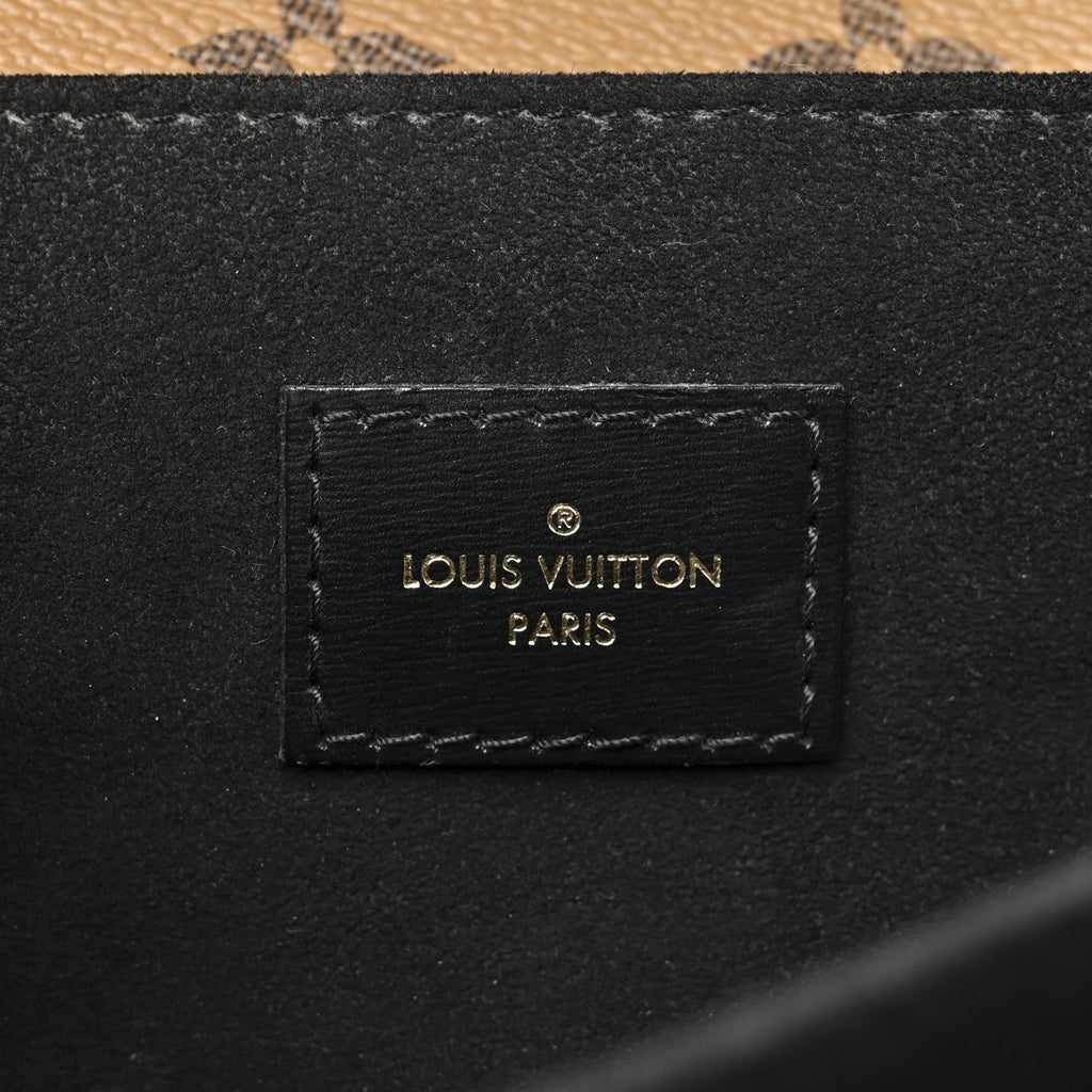 Reverse Monogram Pochette Metis