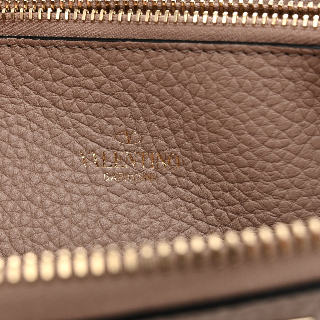 Pebbled Calfskin Rockstud Zip Around Wallet Poudre
