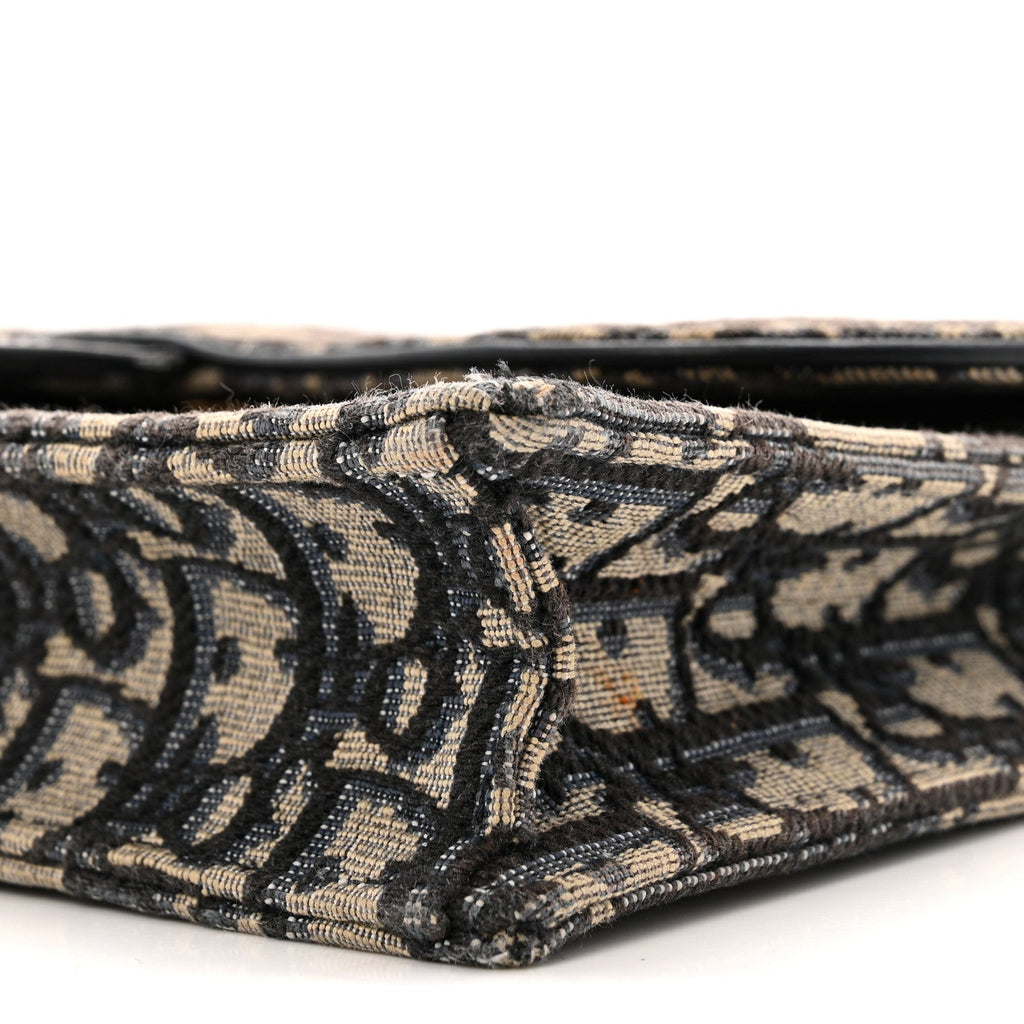 Oblique Saddle Chain Pouch Blue