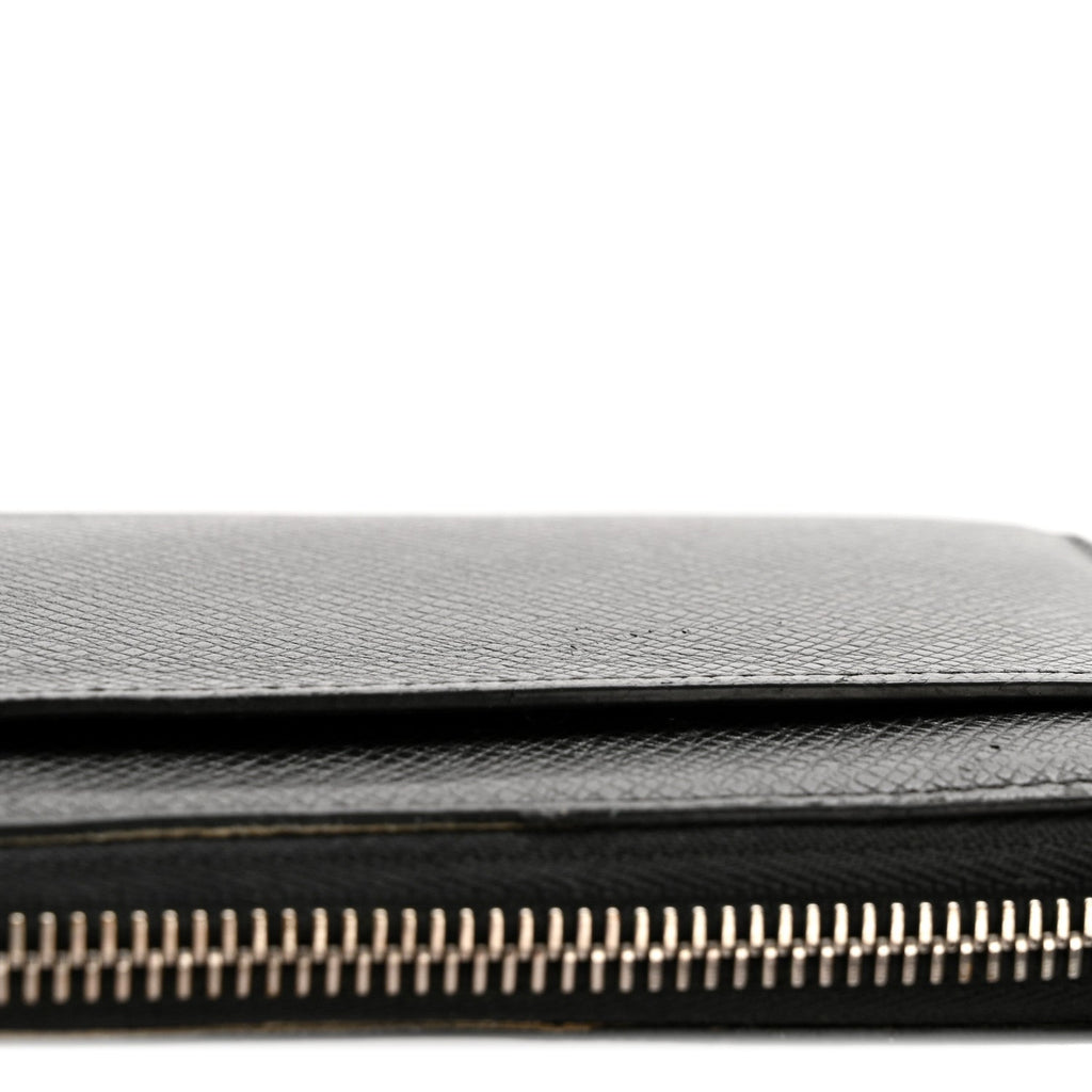 Taiga Dragonne Zippy Wallet Black