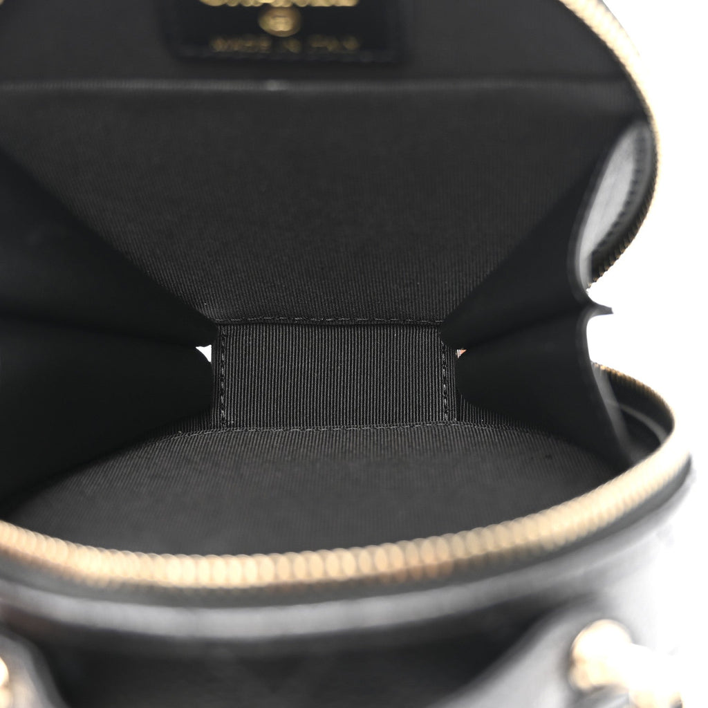 Caviar Quilted Round Handle With Care Vanity With Chain Black