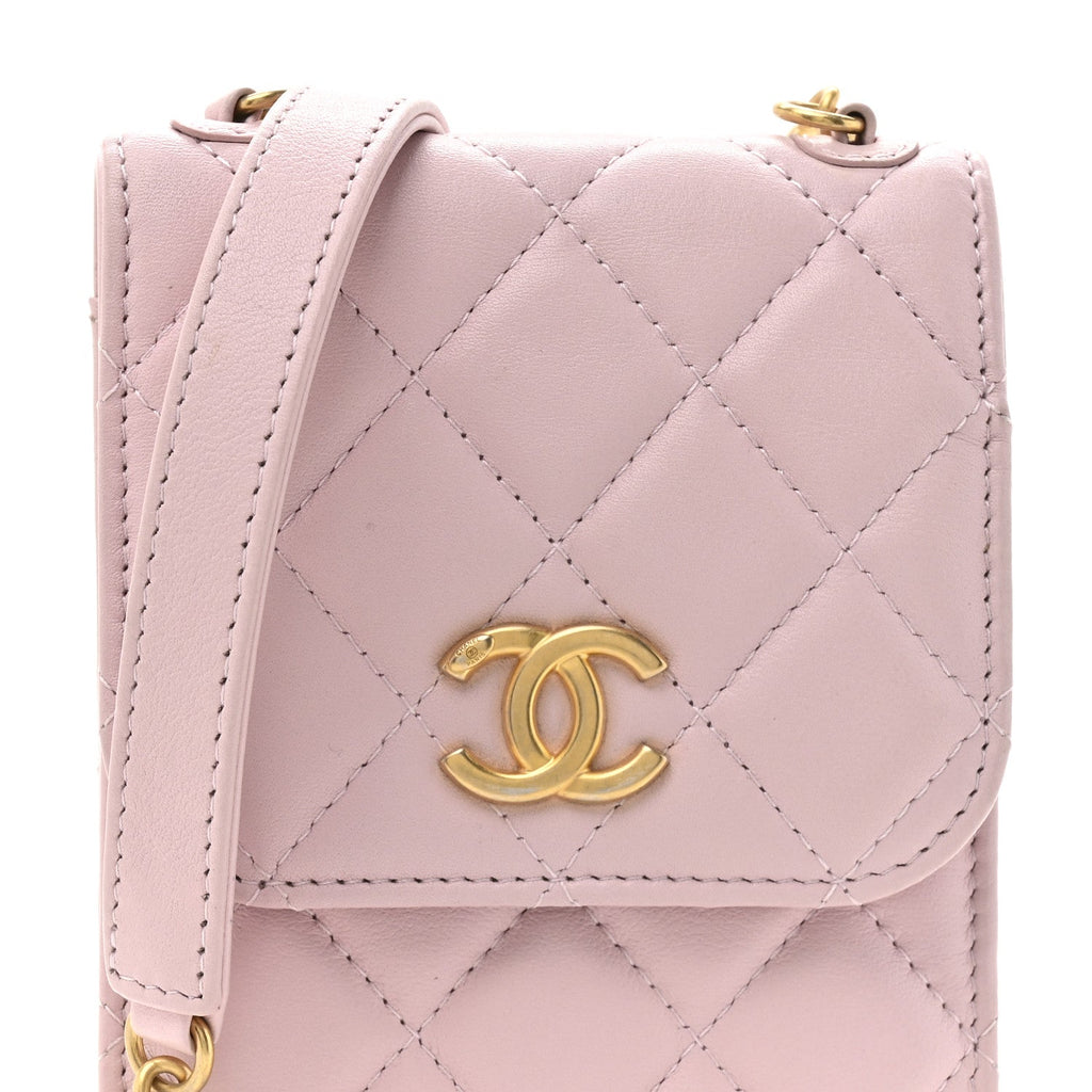 Lambskin Quilted Pearl Phone Holder With Chain Pink